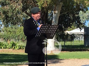 Master of Cermonies Brian Booth addresses the crowd at the 2019 Merriwa ANZAC ceremony.